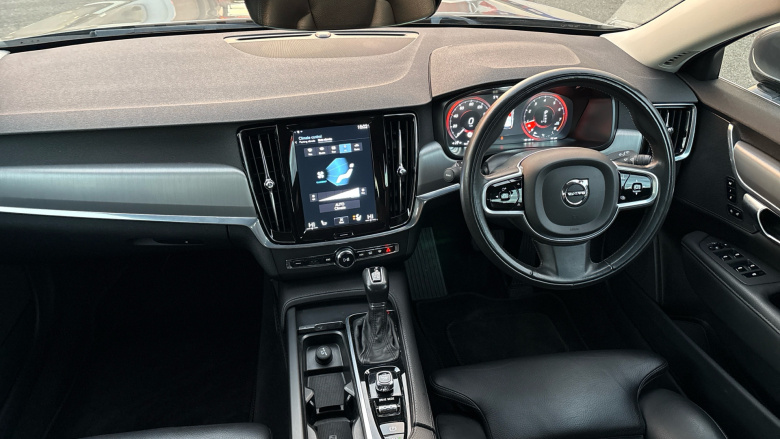 Volvo V90 2.0 T4 Momentum Plus 5dr Geartronic Petrol Estate